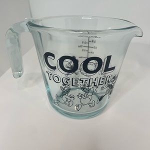 New Pyrex Mickey & Friends 2-cup Glass Measuring Cup black